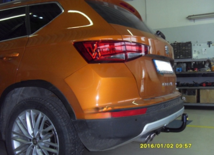Carlig remorcare Seat Ateca dupa 2016 demontabil automat vertical marca Autohak [9]