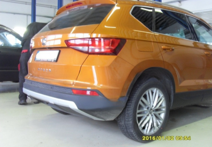 Carlig remorcare Seat Ateca dupa 2016 demontabil automat vertical marca Autohak [13]