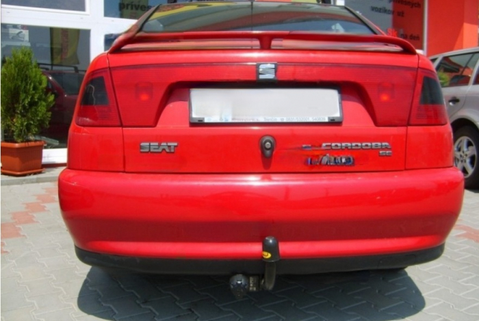 Carlig remorcare Seat Cordoba 4 usi fabricat intre 1996 - 2002 marca Autohak [3]