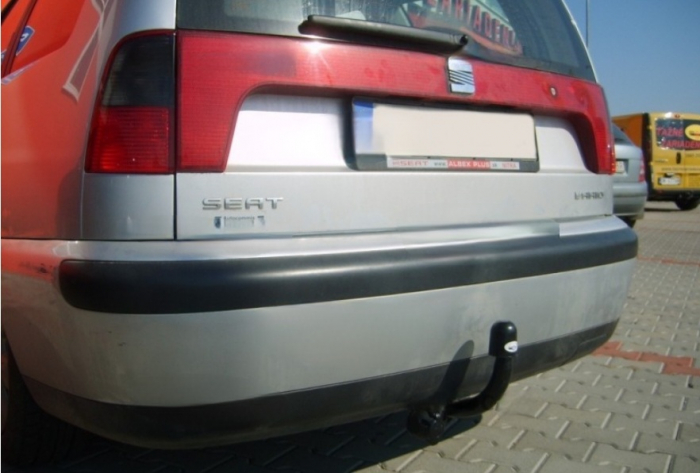 Carlig remorcare Seat Cordoba combi fabricat intre 1996 - 2002 marca Autohak [3]