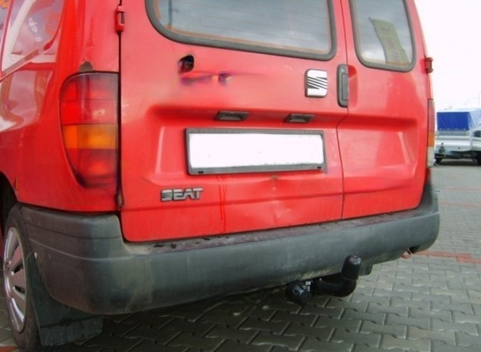 Carlig remorcare Seat Inca van fabricat intre 1995 - 2003 marca Autohak [4]