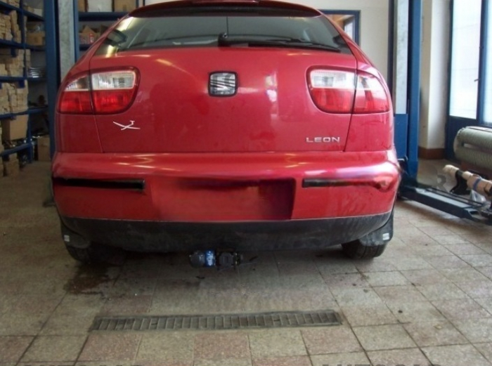 Carlig remorcare Seat Leon 2000 - 2005 demontabil automat cu maneta marca Autohak [3]