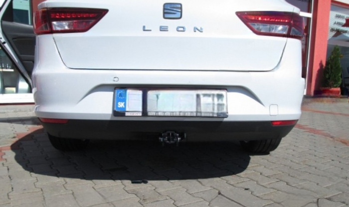 Carlig remorcare Seat Leon 2013 - 2018 demontabil automat cu maneta marca Autohak [5]