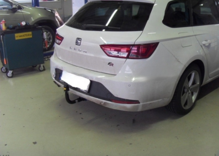 Carlig remorcare Seat Leon 2013 - 2018 demontabil automat vertical marca Autohak [10]