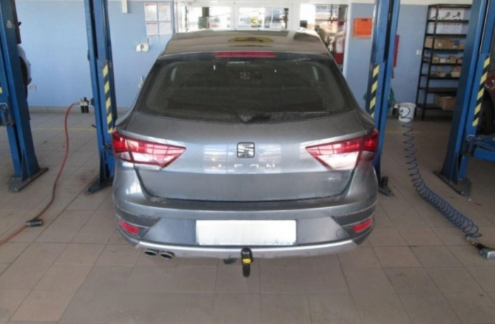 Carlig remorcare Seat Leon ST combi dupa 2013  demontabil automat vertical marca Autohak [8]