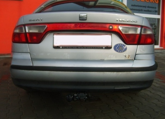 Carlig remorcare Seat Toledo 4 usi 1998 - 2004 demontabil automat cu maneta marca Autohak [3]