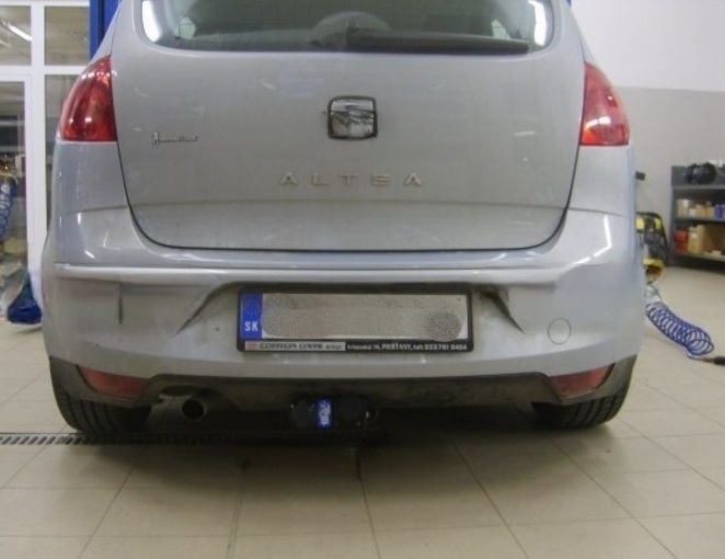 Carlig remorcare Seat Toledo 5 usi 2005 - 2013 demontabil automat cu maneta marca Autohak [3]