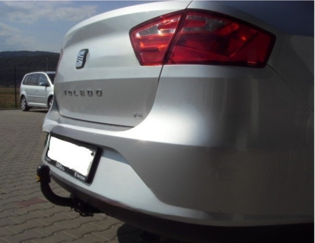 Carlig remorcare Seat Toledo 5 usi dupa 2013 demontabil automat cu maneta marca Autohak [3]