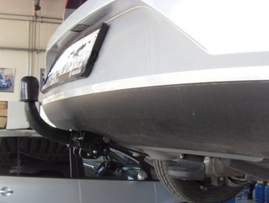 Carlig remorcare Seat Toledo 5 usi dupa 2013 demontabil automat cu maneta marca Autohak [10]