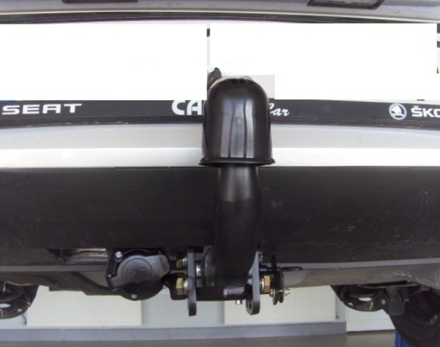 Carlig remorcare Seat Toledo 5 usi dupa 2013 demontabil automat cu maneta marca Autohak [19]