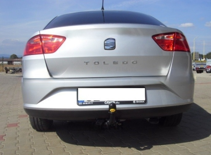 Carlig remorcare Seat Toledo 5 usi dupa 2013 demontabil automat cu maneta marca Autohak [7]