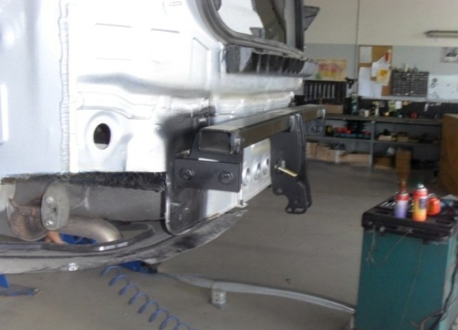 Carlig remorcare Seat Toledo 5 usi dupa 2013 demontabil automat cu maneta marca Autohak [15]