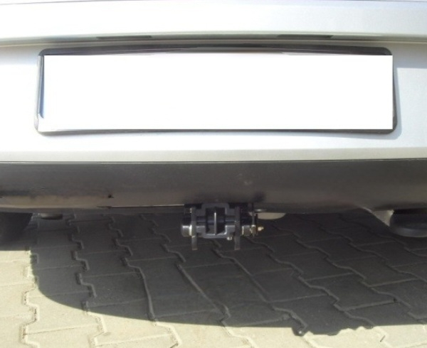 Carlig remorcare Seat Toledo 5 usi dupa 2013 demontabil automat cu maneta marca Autohak [5]