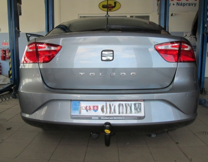 Carlig remorcare Seat Toledo 5 usi dupa 2013 demontabil automat vertical marca Autohak [6]