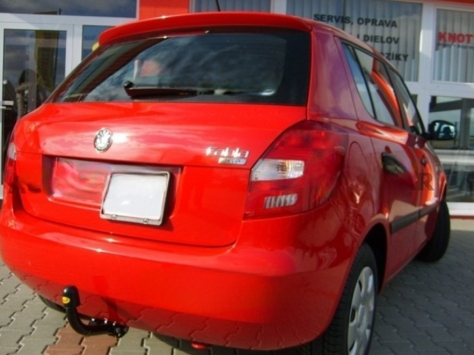 Carlig remorcare Skoda Fabia 5 usi 2006 - 2014 demontabil automat cu maneta marca Autohak [5]