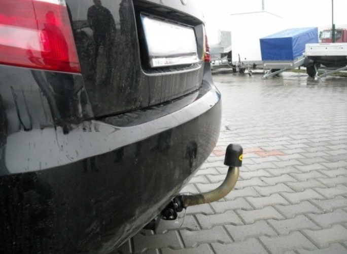 Carlig remorcare Skoda Fabia 5 usi 2006 - 2014 demontabil automat cu maneta marca Autohak [2]