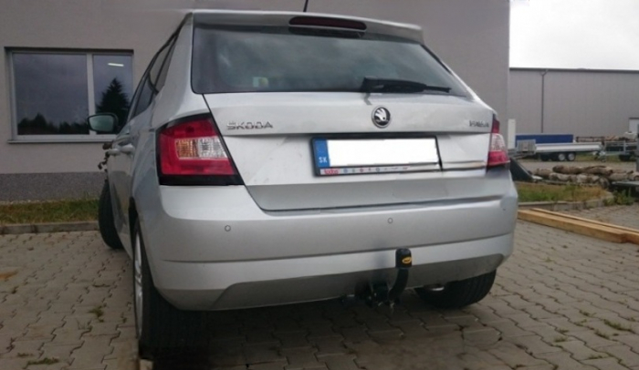 Carlig remorcare Skoda Fabia 5 usi 2014 - 2018 demontabil automat cu maneta marca Autohak [5]