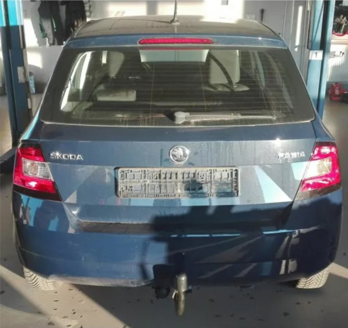 Carlig remorcare Skoda Fabia 5 usi 2014 - 2018 demontabil automat vertical marca Autohak [4]