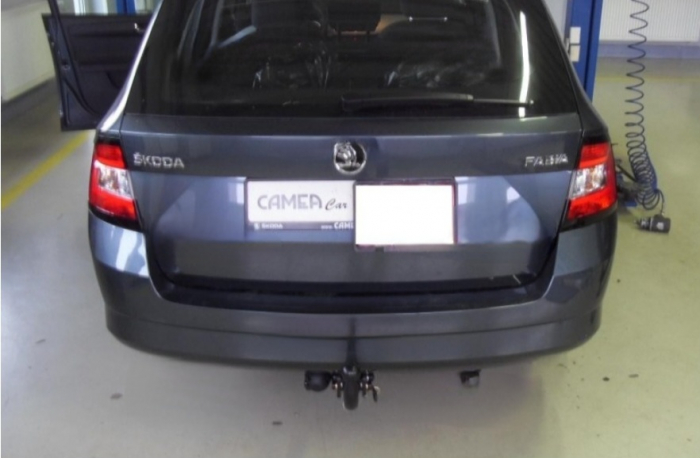Carlig remorcare Skoda Fabia combi 2015 - 2018 demontabil automat cu maneta marca Autohak [5]