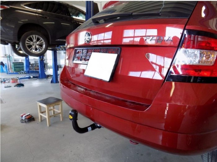 Carlig remorcare Skoda Fabia combi 2015 - 2018 demontabil automat vertical marca Autohak [5]
