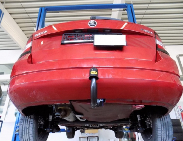 Carlig remorcare Skoda Fabia combi 2015 - 2018 demontabil automat vertical marca Autohak [6]