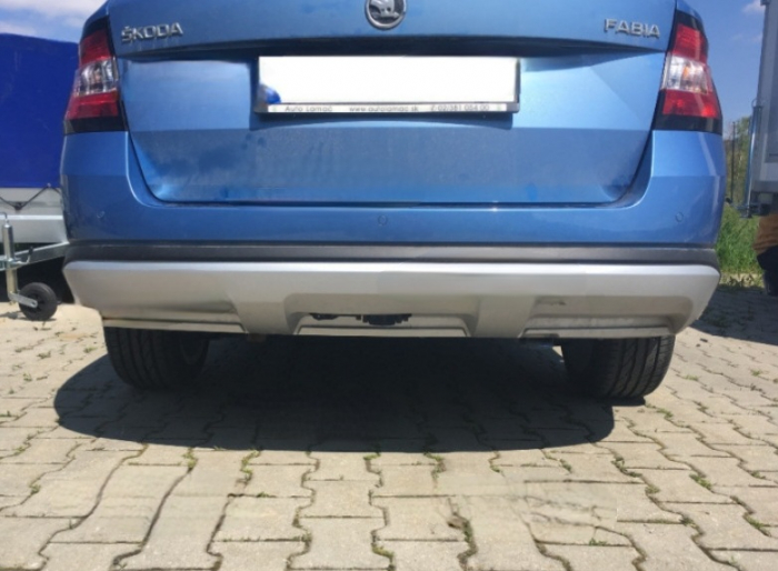 Carlig remorcare Skoda Fabia combi 2015 - 2018 demontabil automat vertical marca Autohak [14]