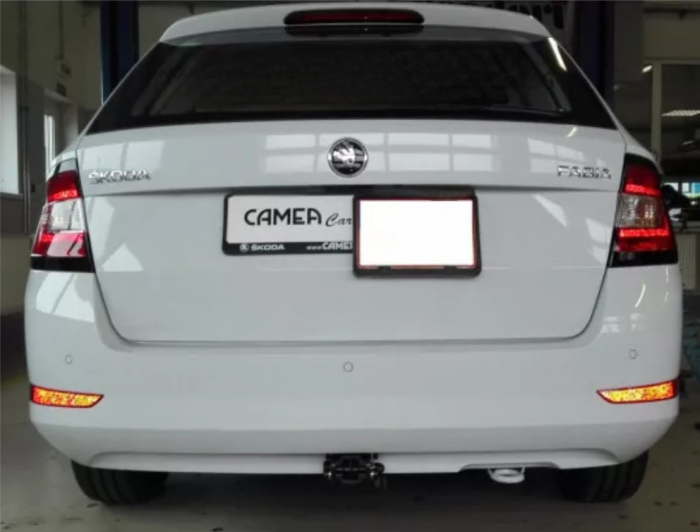 Carlig remorcare Skoda Fabia combi dupa 2018 demontabil automat cu maneta marca Autohak [3]