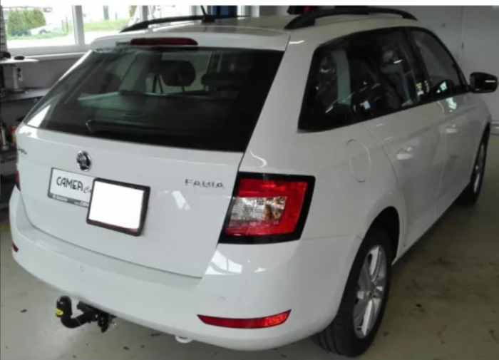 Carlig remorcare Skoda Fabia combi dupa 2018 demontabil automat cu maneta marca Autohak [7]