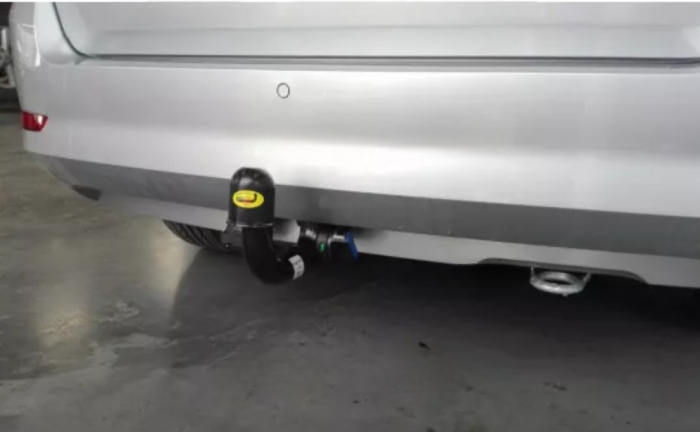 Carlig remorcare Skoda Fabia combi dupa 2018 demontabil automat vertical marca Autohak [7]