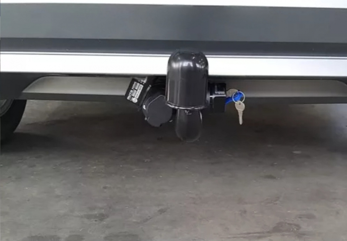 Carlig remorcare Skoda Kamiq dupa 08.2019 demontabil automat vertical marca Autohak [5]