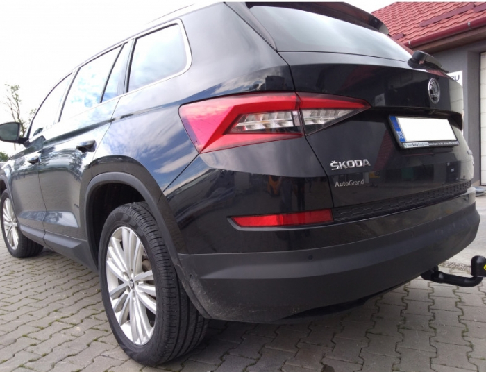 Carlig remorcare Skoda Kodiaq dupa 2017 demontabil automat vertical marca Autohak [9]