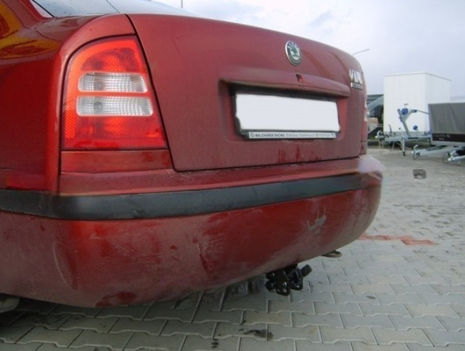 Carlig remorcare Skoda Octavia 1 1996 - 2010 demontabil automat cu maneta marca Autohak [4]