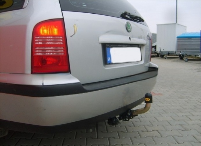 Carlig remorcare Skoda Octavia 1 4x4 1996 - 2010 demontabil automat cu maneta marca Autohak [5]