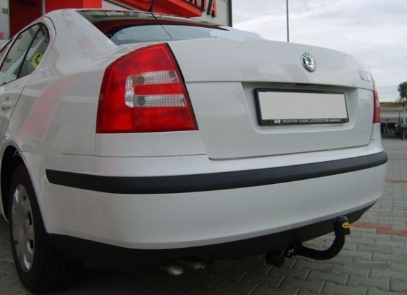 Carlig remorcare Skoda Octavia 2 dupa 2004 marca Autohak [2]