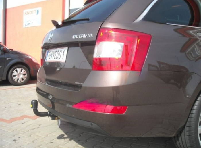 Carlig remorcare Skoda Octavia 3 2013 - 2019 demontabil automat cu maneta marca Autohak [11]