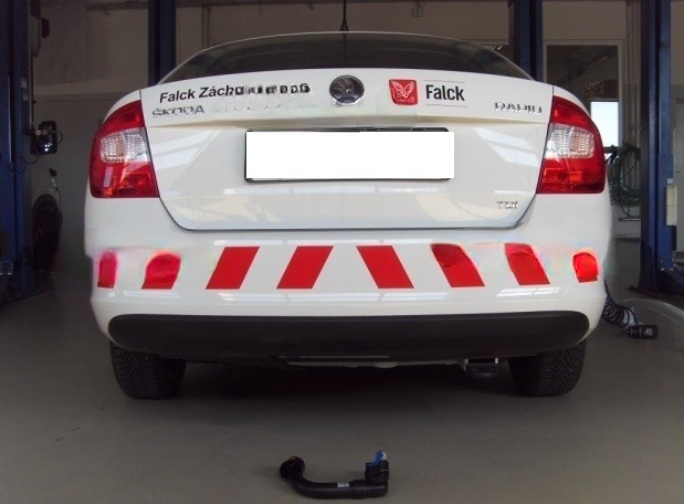 Carlig remorcare Skoda Rapid dupa 2012 demontabil automat vertical marca Autohak [4]