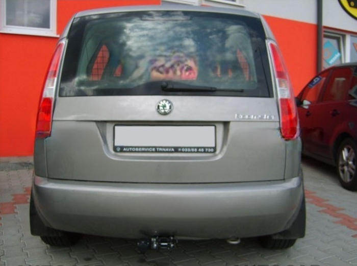 Carlig remorcare Skoda Roomster dupa 2006 demontabil automat cu maneta marca Autohak [7]