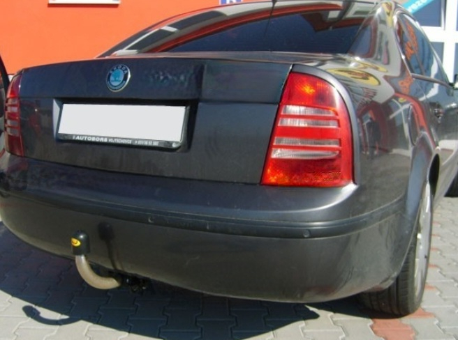 Carlig remorcare Skoda Superb 2008 - 2015 demontabil automat vertical marca Autohak [26]