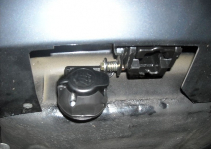 Carlig remorcare Skoda Superb 2008 - 2015 demontabil automat vertical marca Autohak [21]