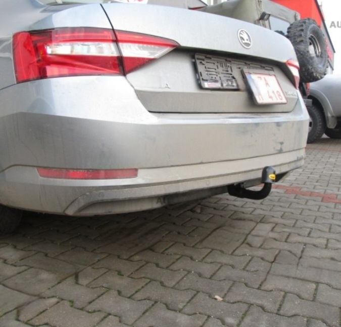 Carlig remorcare Skoda Superb dupa 2015 demontabil automat vertical marca Autohak [9]