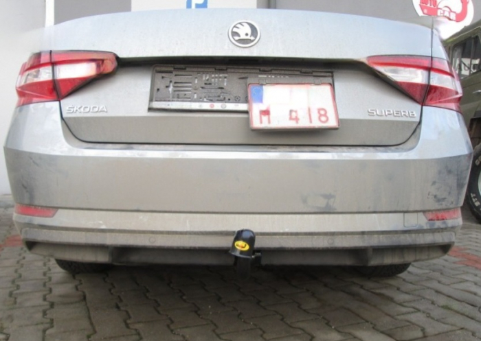 Carlig remorcare Skoda Superb dupa 2015 demontabil automat vertical marca Autohak [8]