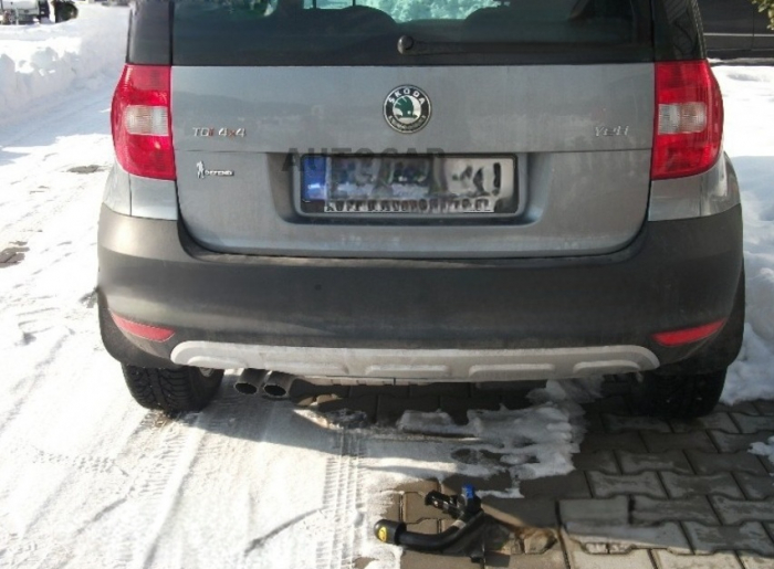 Carlig remorcare Skoda Yeti 2009 - 2013 demontabil automat vertical marca Autohak [7]