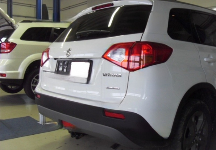 Carlig remorcare Suzuki Vitara 5 usi dupa 2015 demontabil automat cu maneta marca Autohak [4]