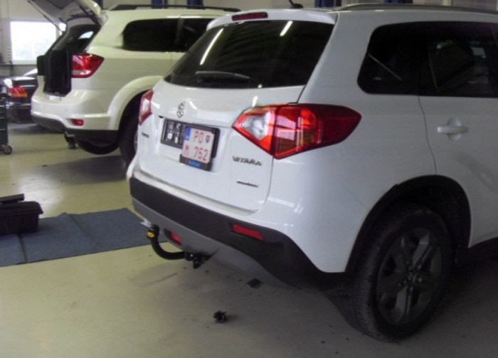 Carlig remorcare Suzuki Vitara 5 usi dupa 2015 demontabil automat cu maneta marca Autohak [3]