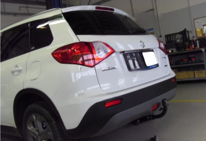 Carlig remorcare Suzuki Vitara 5 usi dupa 2015 demontabil automat cu maneta marca Autohak [2]