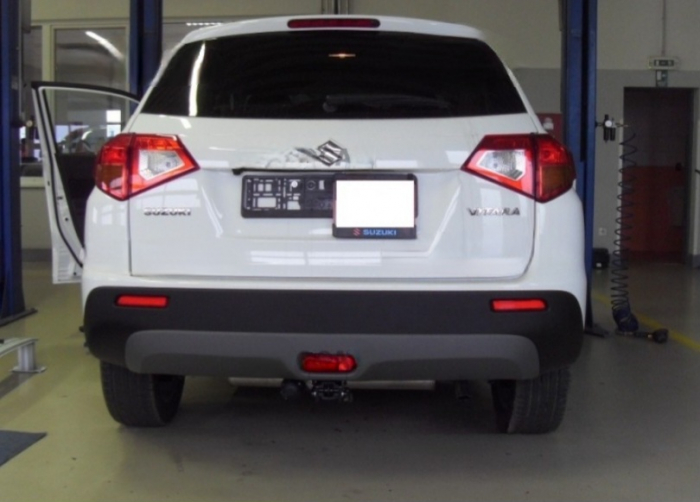 Carlig remorcare Suzuki Vitara 5 usi dupa 2015 demontabil automat cu maneta marca Autohak [5]