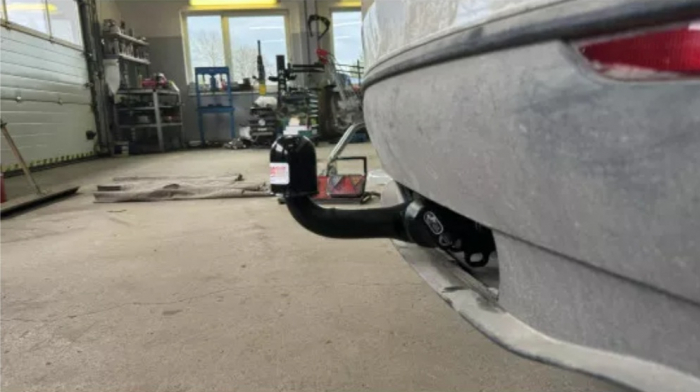 Carlig remorcare Tesla Model Y 5 usi cu preechipare 08/2021 - prezent demontabil automat orizontal [6]