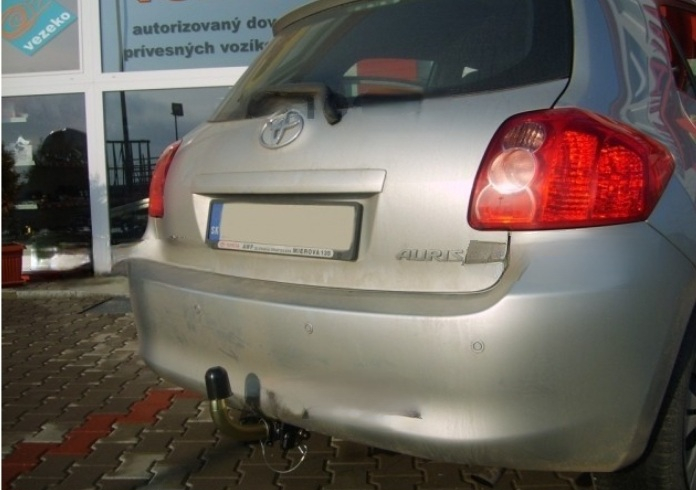Carlig remorcare Toyota Auris 2007 - 2012 demontabil automat cu maneta marca Autohak [3]