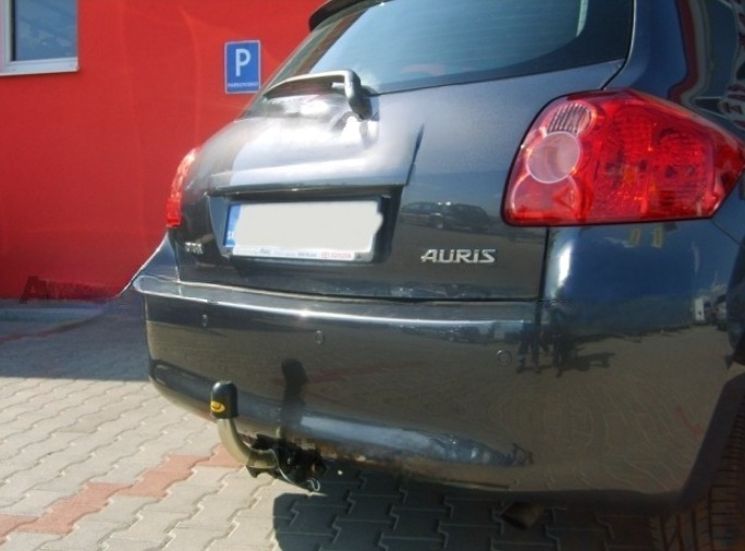 Carlig remorcare Toyota Auris 2007 - 2012 demontabil automat cu maneta marca Autohak [6]