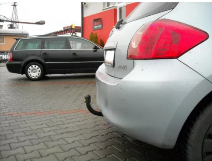 Carlig remorcare Toyota Auris 2007-2012 marca Autohak [3]